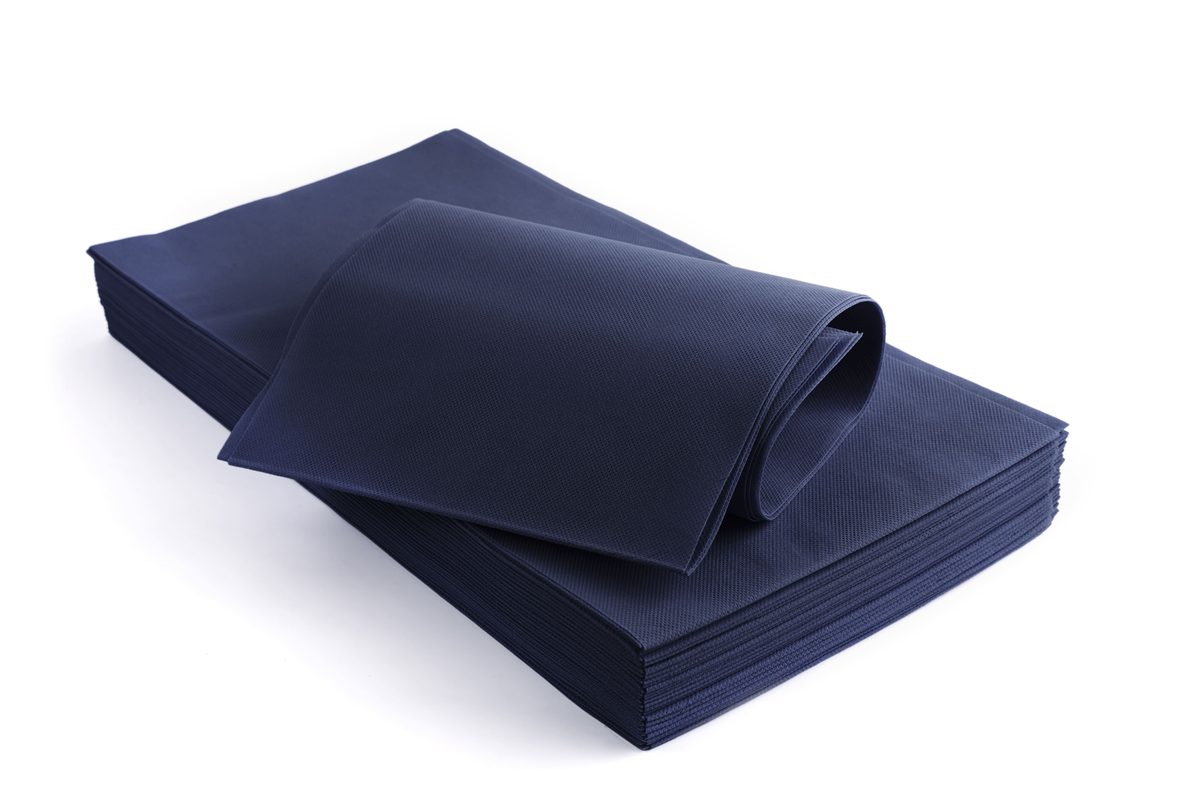 Tovaglia in TNT blu 100x100 cm per allestimento tavoli Horeca